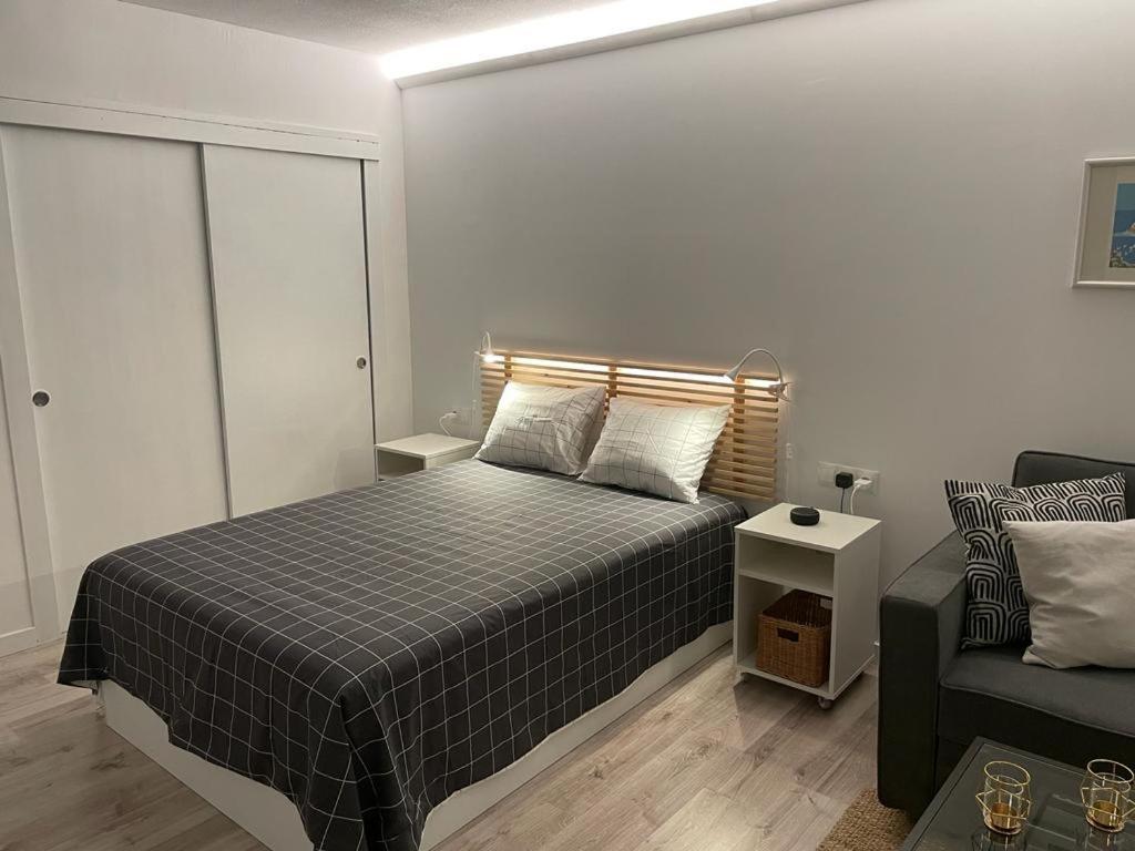 Apartment C Y L *