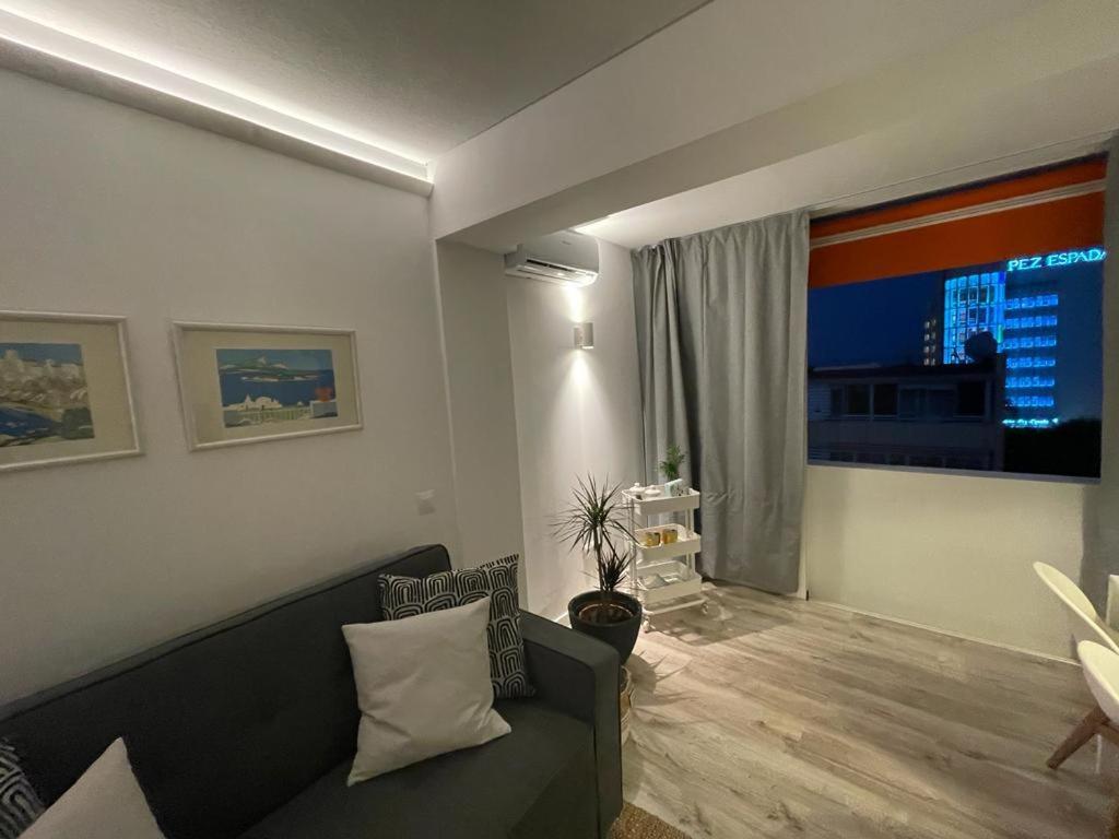 C Y L Apartment *