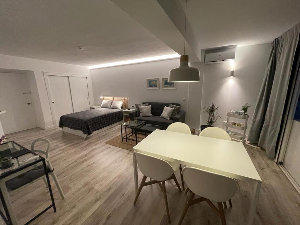 C Y L Apartment Torremolinos