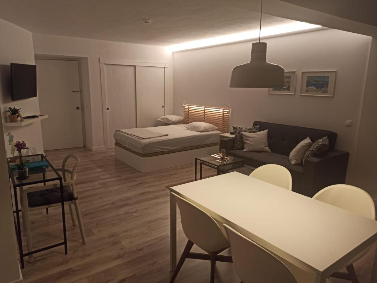 C Y L Apartment *