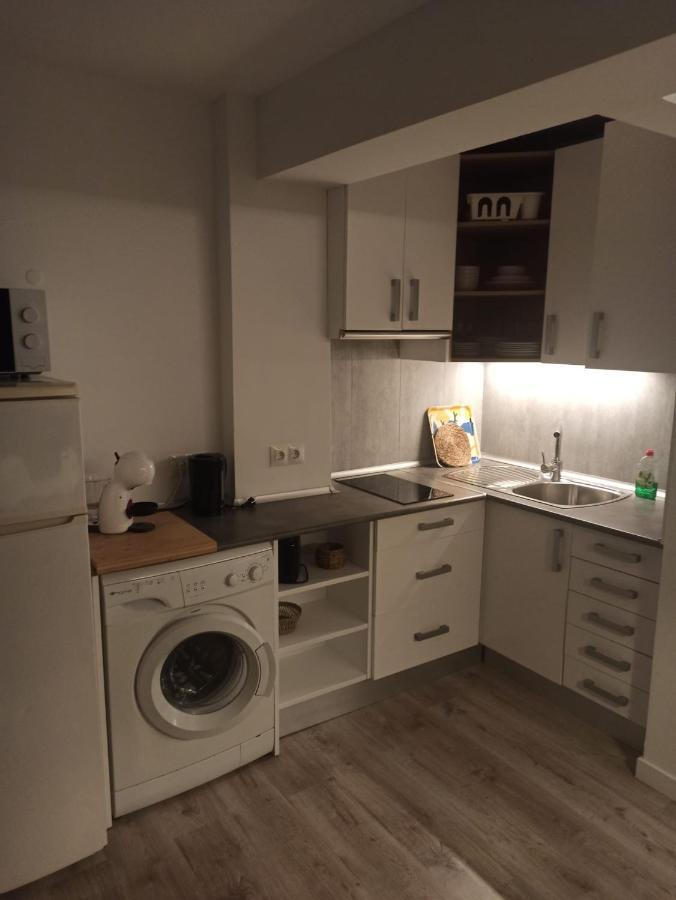 Apartment C Y L *